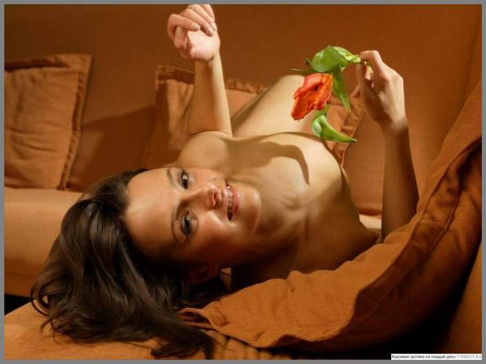 Голая на 8 марта