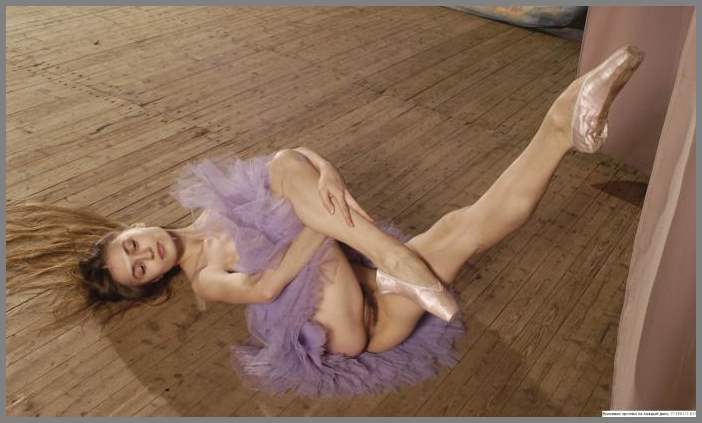 Эротический фотосет балерины