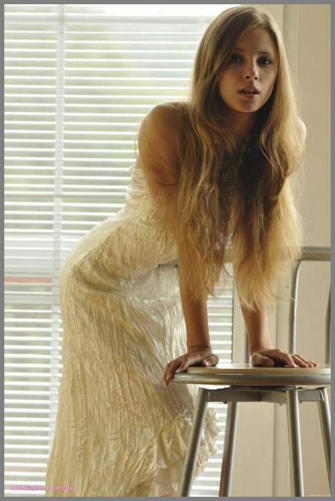 Пробная эро фотосессия нежной девушки Alba