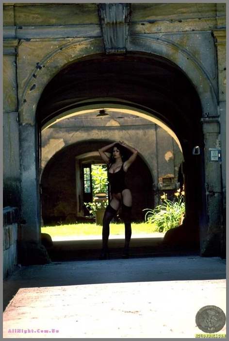 Экскурсия по трущобам с эротической моделью Veronika Zemanova