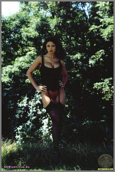 Экскурсия по трущобам с эротической моделью Veronika Zemanova