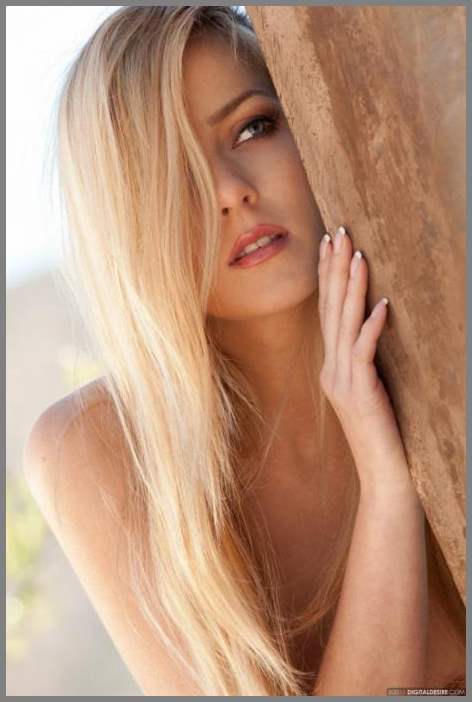 Красивая порнозвезда Abigaile Johnson