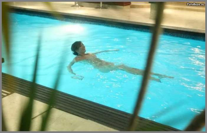 НЮ - фото со скрытой камеры в бассейне