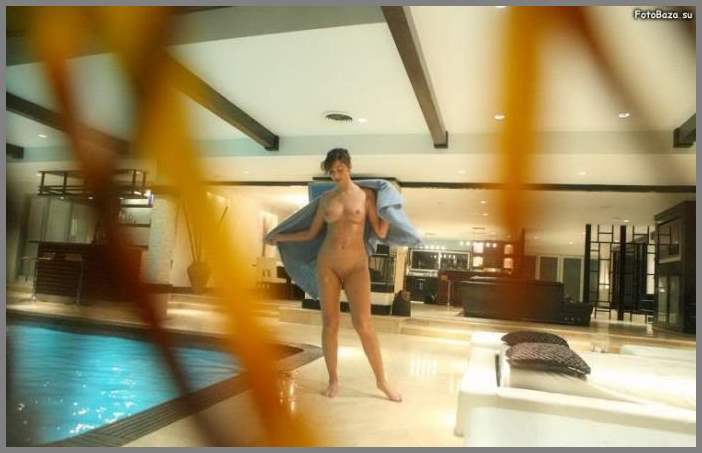 НЮ - фото со скрытой камеры в бассейне