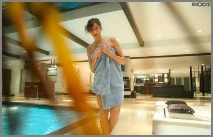 НЮ - фото со скрытой камеры в бассейне