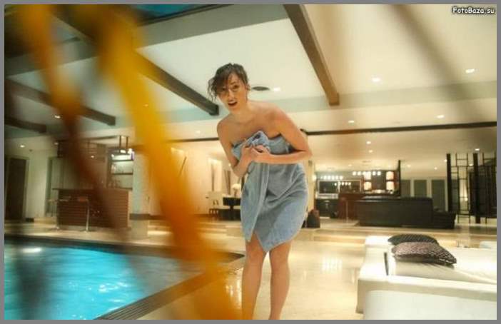 НЮ - фото со скрытой камеры в бассейне