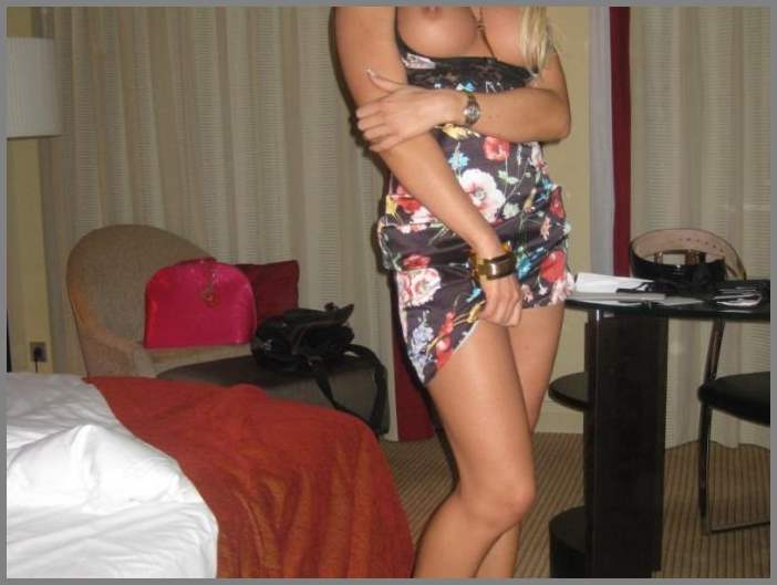 НЮ - личные фото развратной блондинки