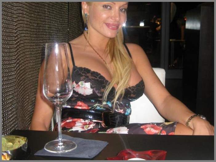 НЮ - личные фото развратной блондинки