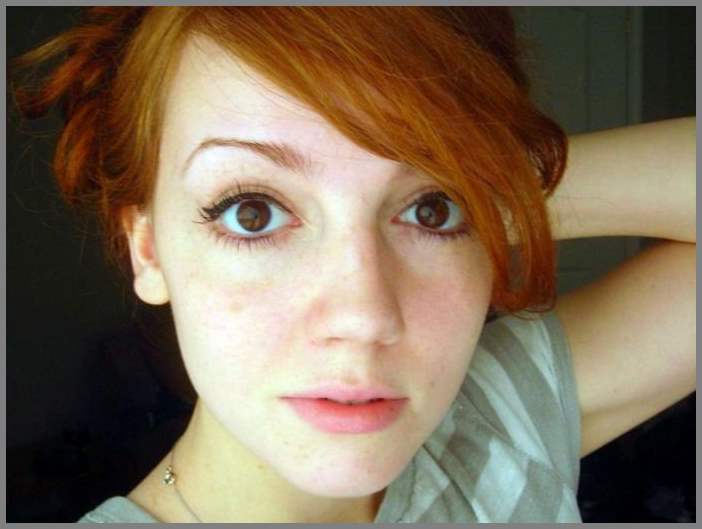 Фото НЮ - рыжая сексуальная девочка показывает свои прелести