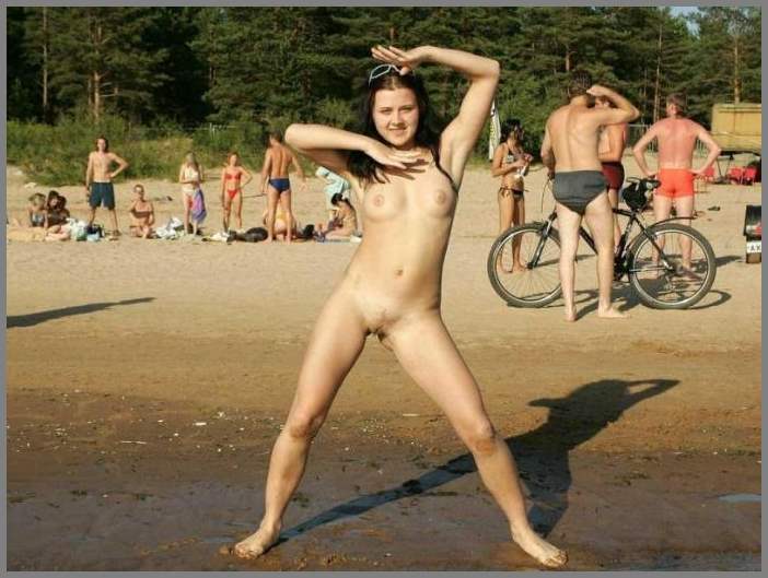 Ню фото - нудистки на природе