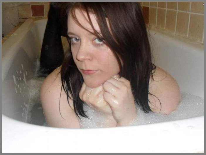 Ню Личное - фото пышной девочки в ванной