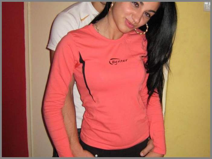 Частное НЮ - очень сексапильная девчёнка в разных позах