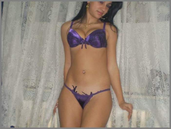 Частное НЮ - очень сексапильная девчёнка в разных позах