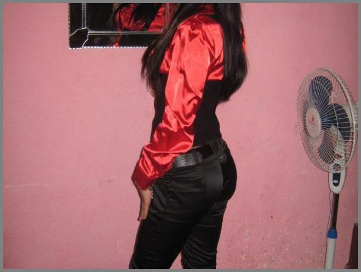 Частное НЮ - очень сексапильная девчёнка в разных позах