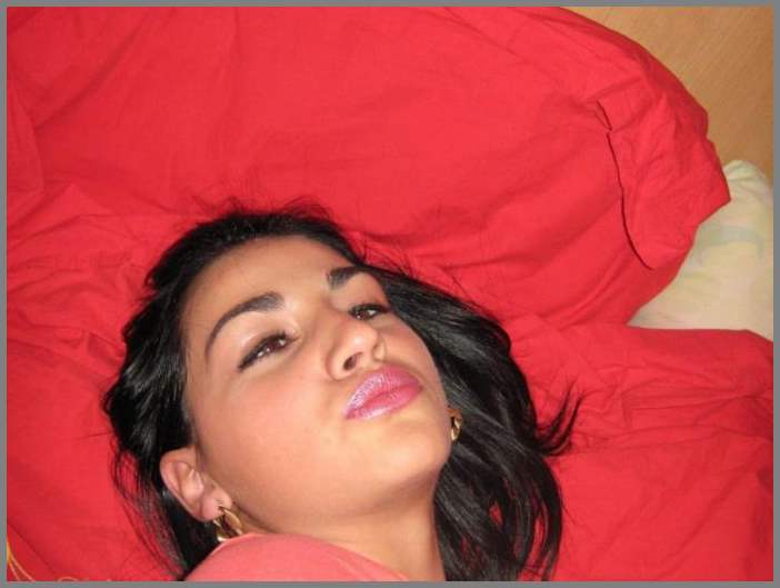 Частное НЮ - очень сексапильная девчёнка в разных позах