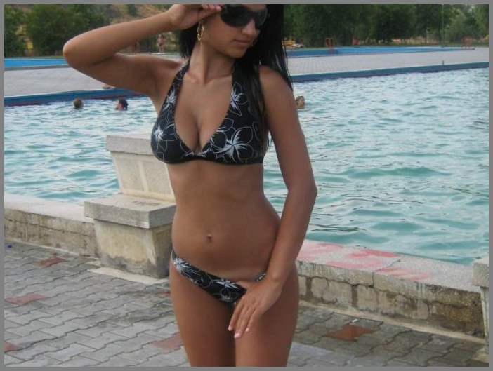 Частное НЮ - очень сексапильная девчёнка в разных позах