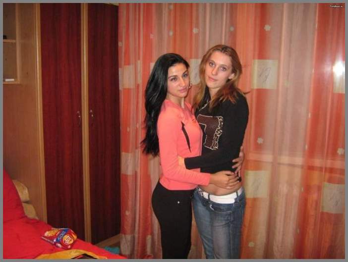 Частное НЮ - очень сексапильная девчёнка в разных позах