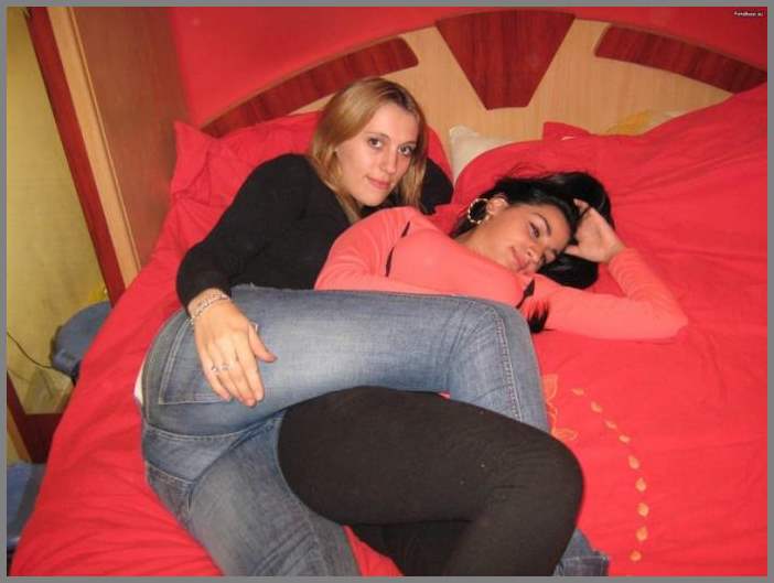 Частное НЮ - очень сексапильная девчёнка в разных позах