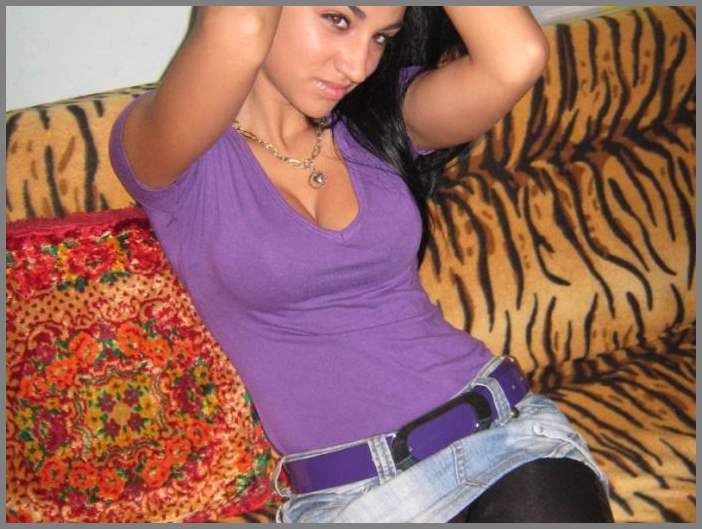 Частное НЮ - очень сексапильная девчёнка в разных позах