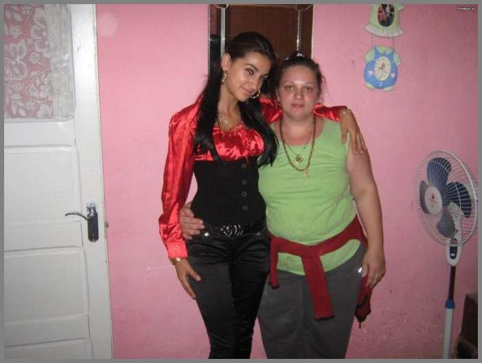 Частное НЮ - очень сексапильная девчёнка в разных позах