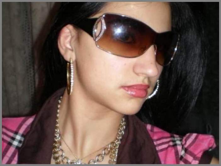 Частное НЮ - очень сексапильная девчёнка в разных позах