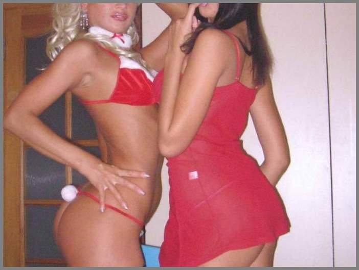 две подружки красотки. Брюнетка и блондинка