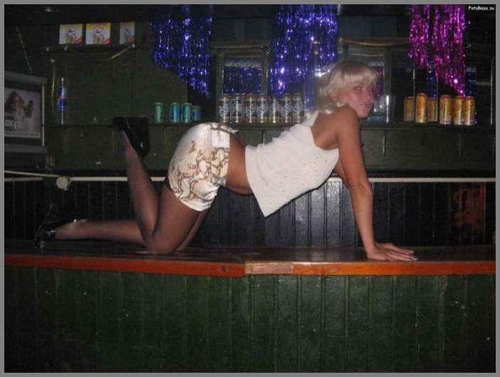 две подружки красотки. Брюнетка и блондинка