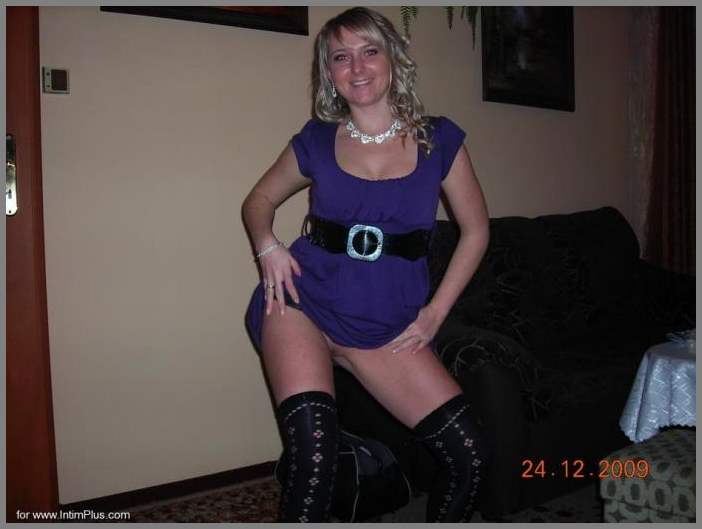 Домашние фотки бесстыжей целки