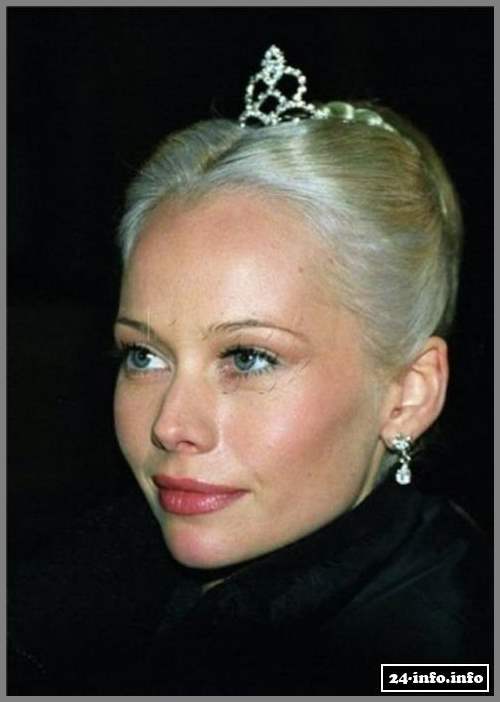 Голая Елена Корикова (фото 18+)