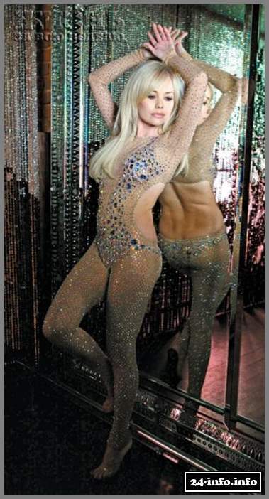 Голая Елена Корикова (фото 18+)