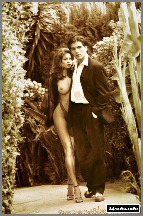 Голая звезда Брук Берк