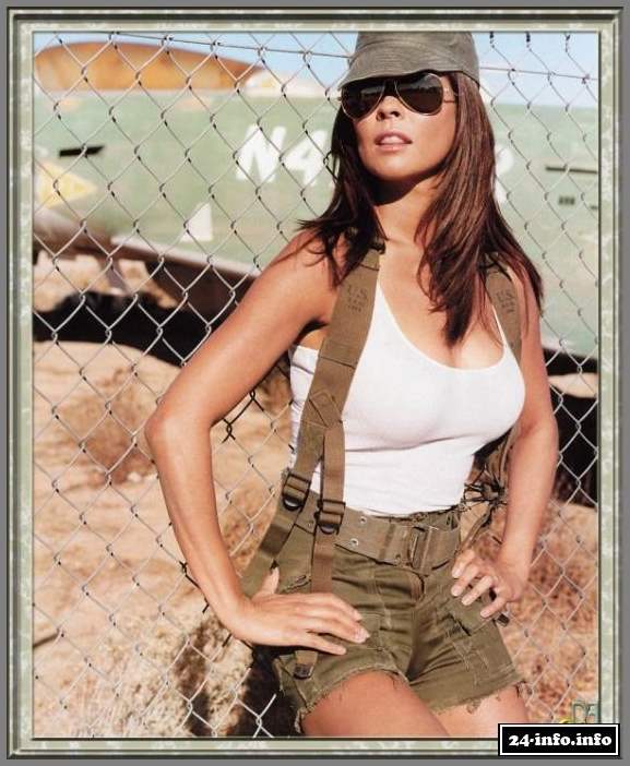 Голая звезда Брук Берк