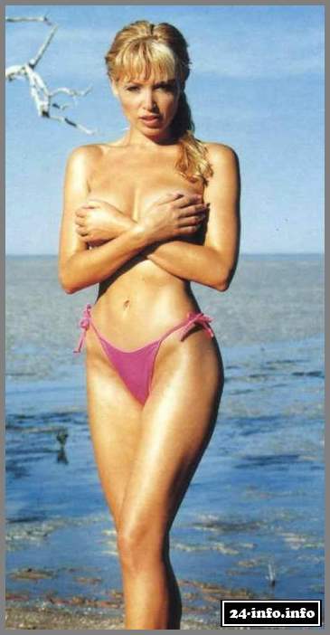 Голая звезда Данни Миноуг