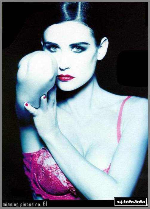 Голая звезда Деми Мур