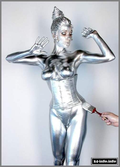 Голая звезда Дита фон Тиз