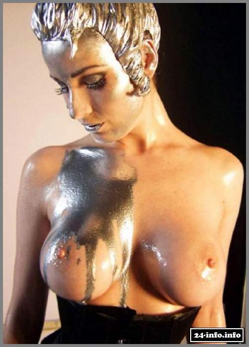 Голая звезда Дита фон Тиз