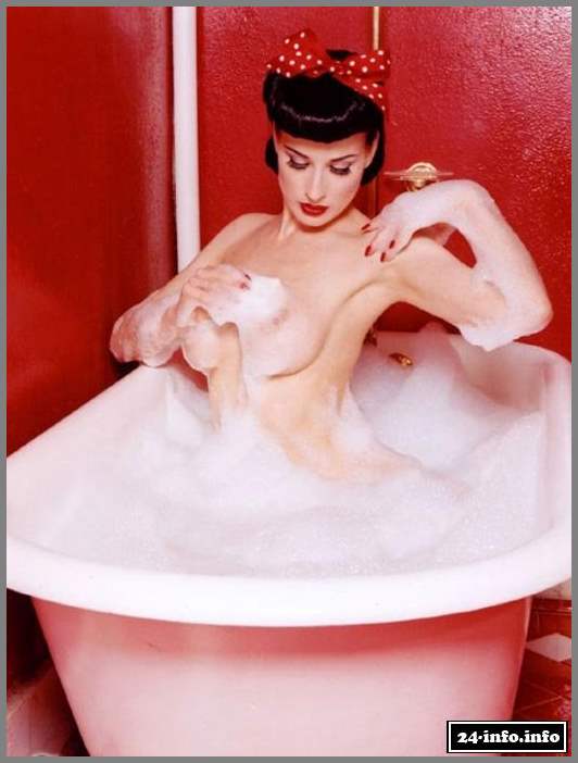 Голая звезда Дита фон Тиз