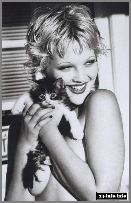 Голая звезда Дрю Бэрримор