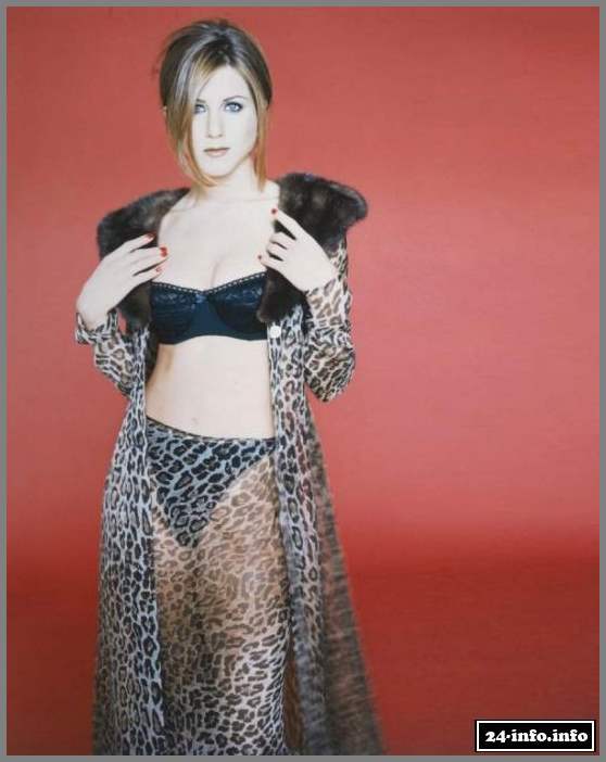 Голая звезда Дженифер Энистон