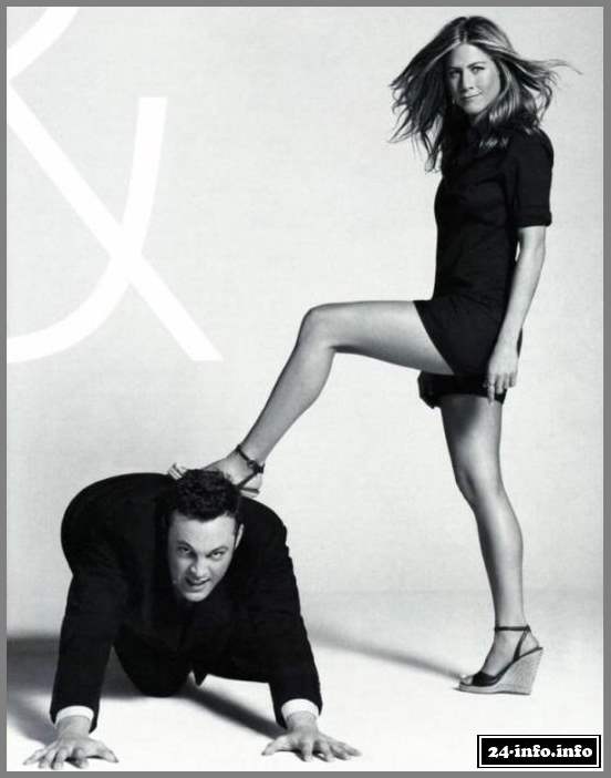 Голая звезда Дженифер Энистон