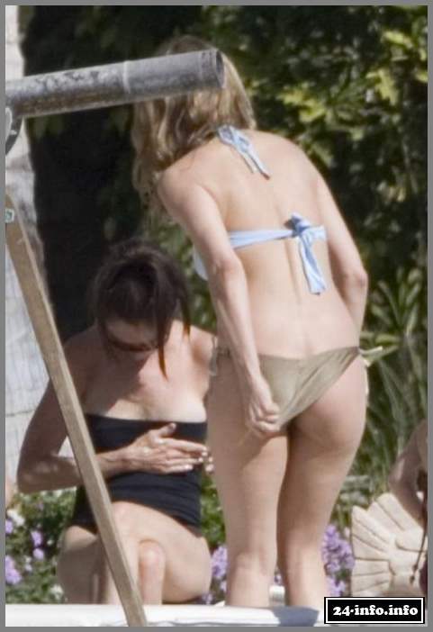 Голая звезда Дженифер Энистон