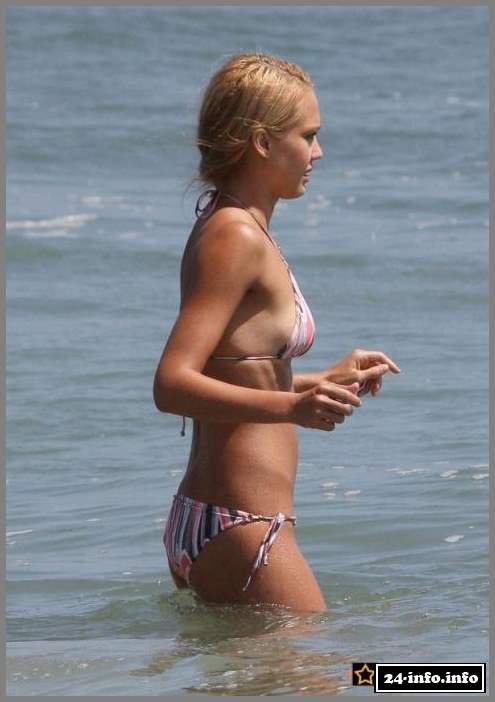 Голая звезда Джессика Альба