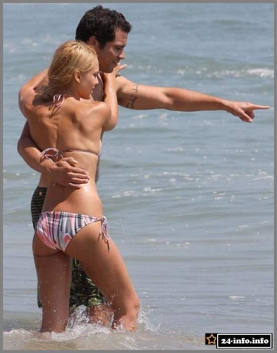 Голая звезда Джессика Альба