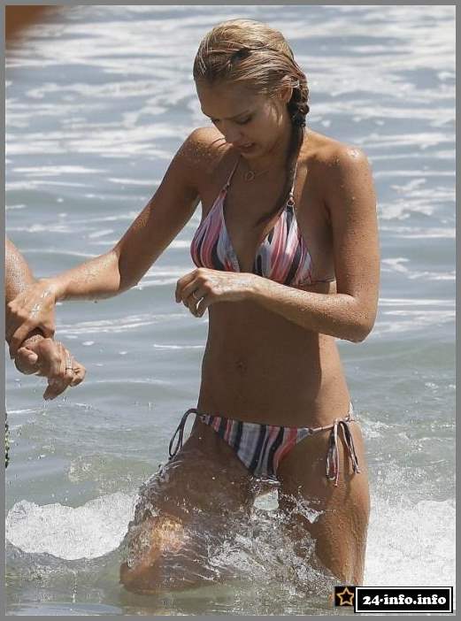 Голая звезда Джессика Альба