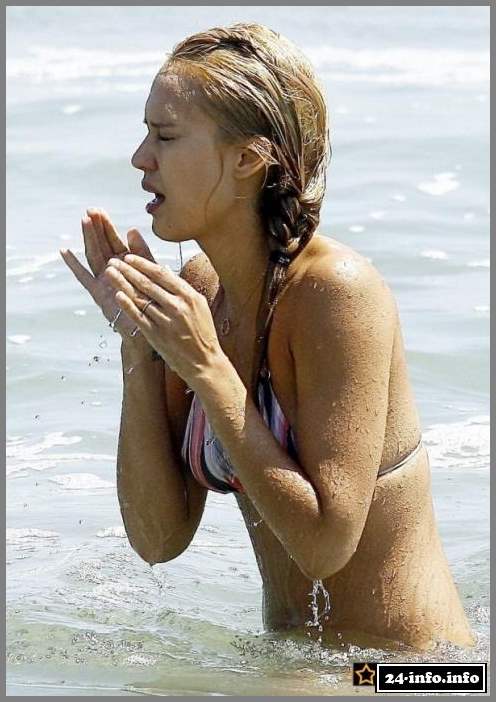 Голая звезда Джессика Альба