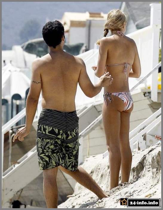 Голая звезда Джессика Альба