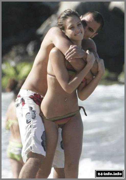 Голая звезда Джессика Альба