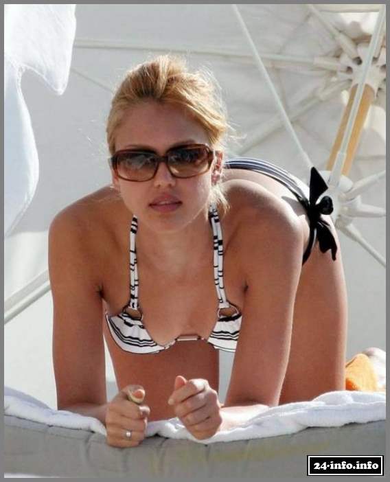 Голая звезда Джессика Альба