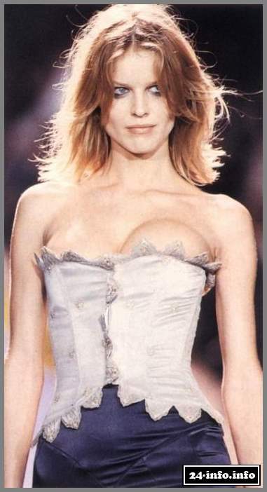 Голая звезда Ева Герцигова