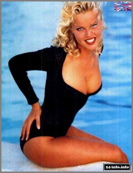 Голая звезда Ева Герцигова